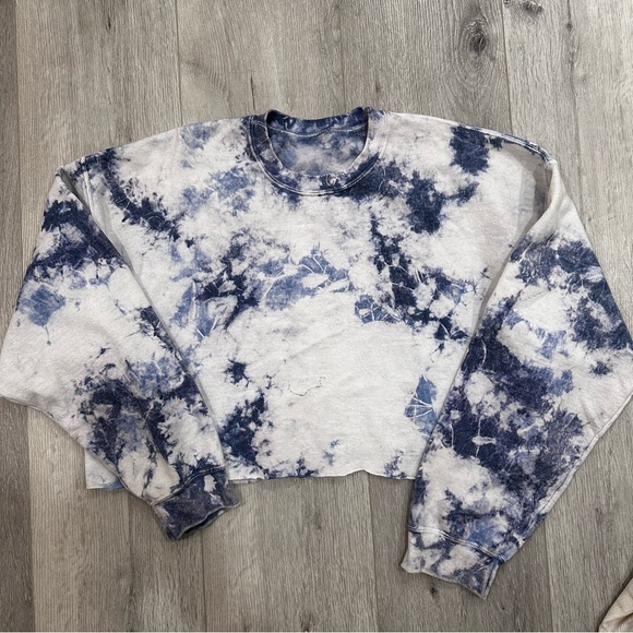 Blue Tie Dye Oversized Raw Hem Cropped Sweatshirt - Picture 1 of 2